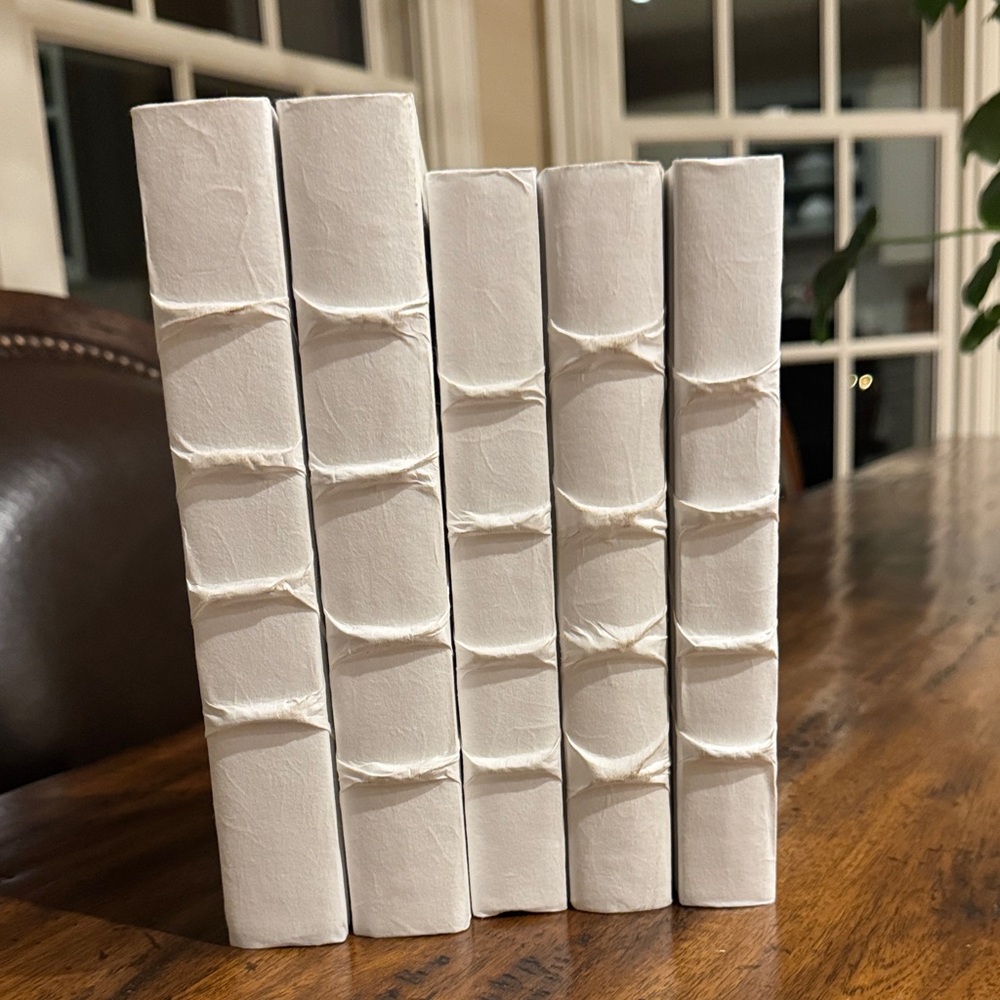 5 White Decorative Book Set
2 books measure 9.5 x 6.5
3 books measure 8.5 x 6